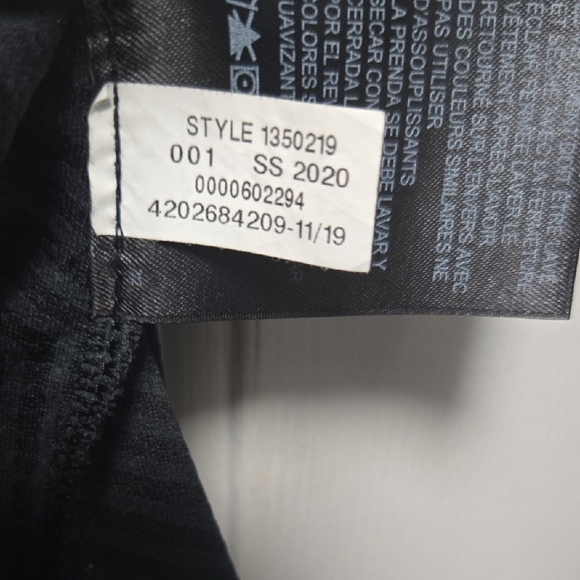 Under Armour Black Full-Zip Vest - Picture 6 of 6